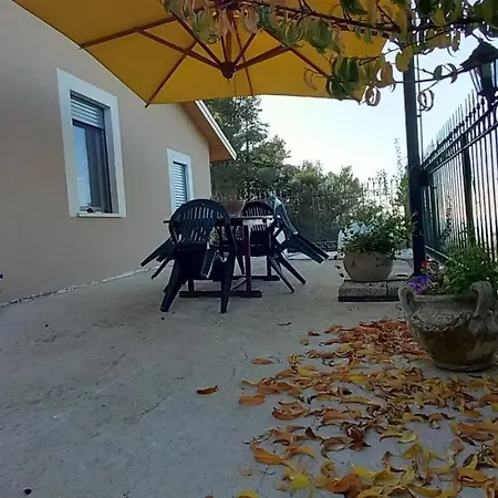 La Custarella Di Paestum *